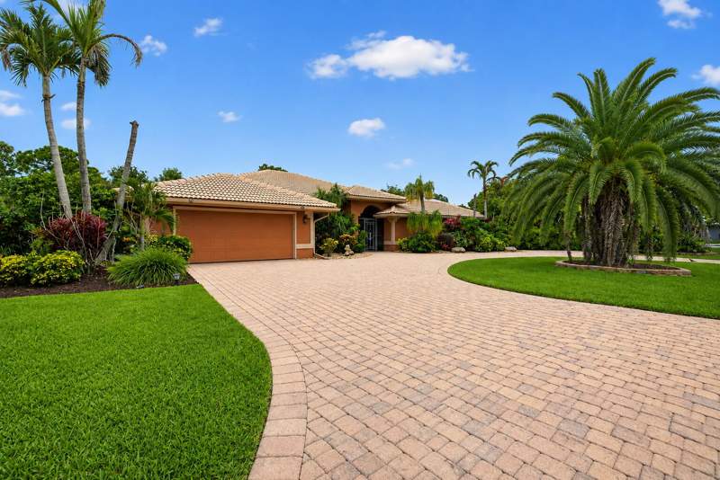 4 bedroom Single Family Residence at 1180 SW Mirror Lake Cove, Country Club Estates Parcel 8 Phase 1, Port St. Lucie — photo 4