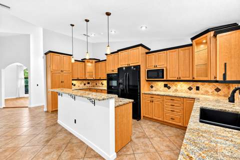 1180 SW Mirror Lake Cove, Port St. Lucie FL - photo 7 of 28