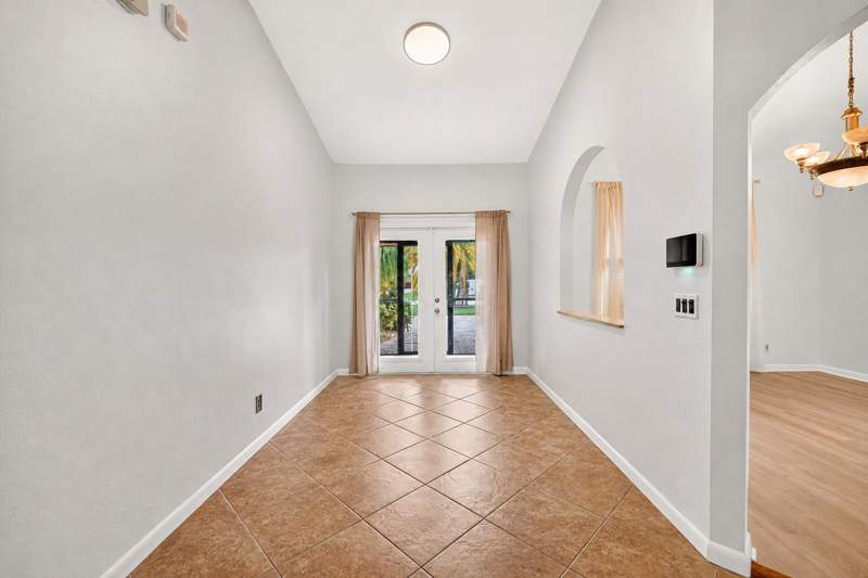 4 bedroom Single Family Residence at 1180 SW Mirror Lake Cove, Country Club Estates Parcel 8 Phase 1, Port St. Lucie — photo 5