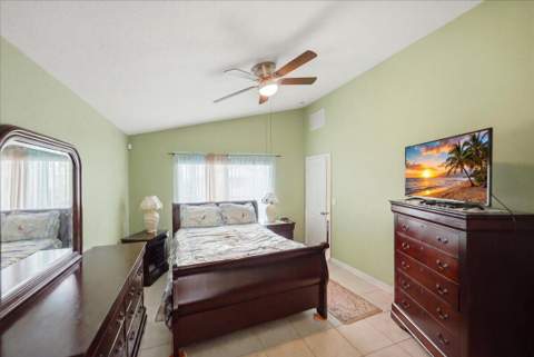 401 SW Lake Forest Way, FL - photo 17 of 36