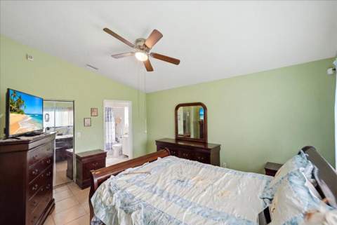 401 SW Lake Forest Way, FL - photo 18 of 36