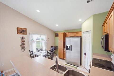 401 SW Lake Forest Way, FL - photo 12 of 36