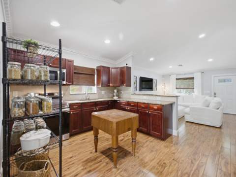5418 Club Circle, Haverhill FL - photo 7 of 33