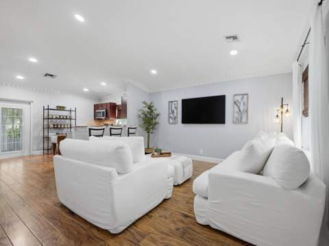 5418 Club Circle, Haverhill FL - photo 11 of 33