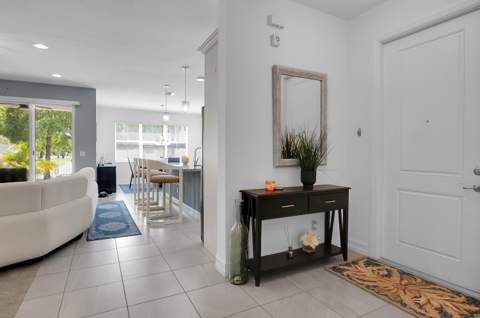 50 Palm Lane, Royal Palm Beach FL - photo 8 of 45