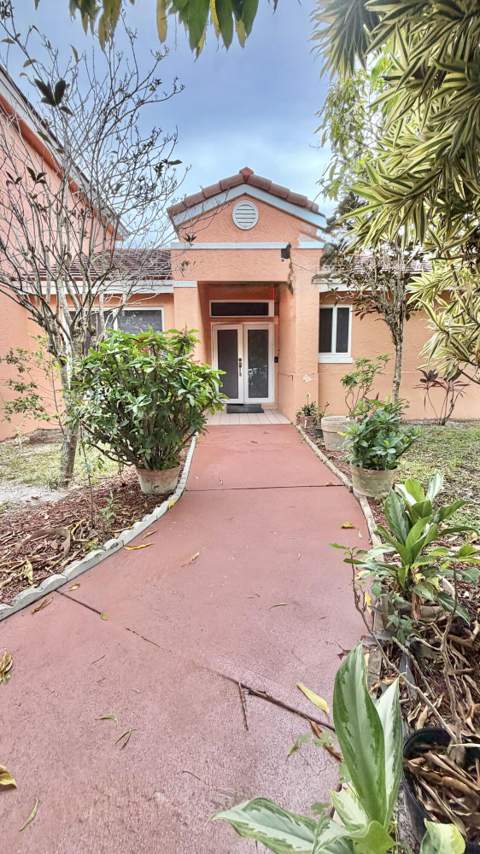 3130 Sunset Circle, Margate FL - photo 12 of 23