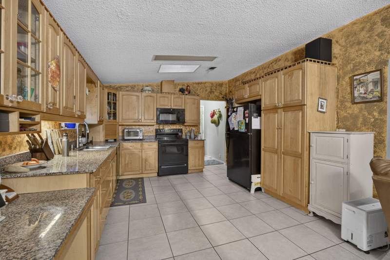 4 bedroom Single Family Residence at 15182 Steffen Lane, Loxahatchee Groves, Loxahatchee Groves — photo 3