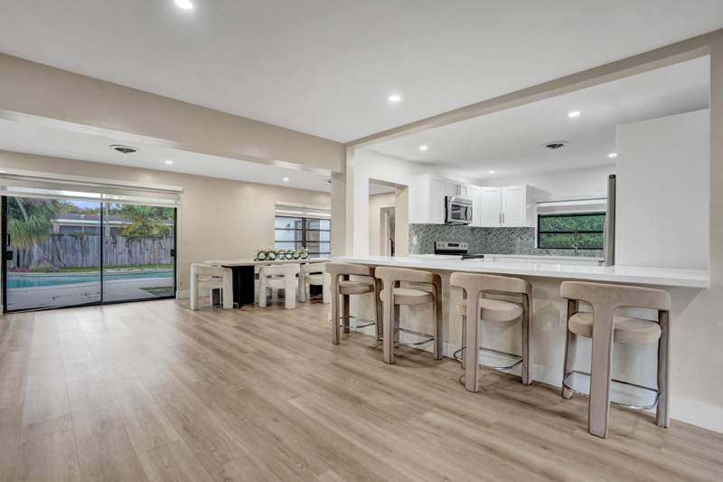 4 bedroom Single Family Residence at 885 Azalea Court, Plantation Gardens 2nd Sec, Plantation — photo 5