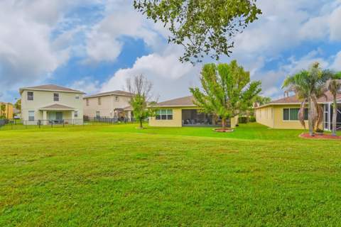 1332 NW Leonardo Circle, Port St. Lucie FL - photo 10 of 47