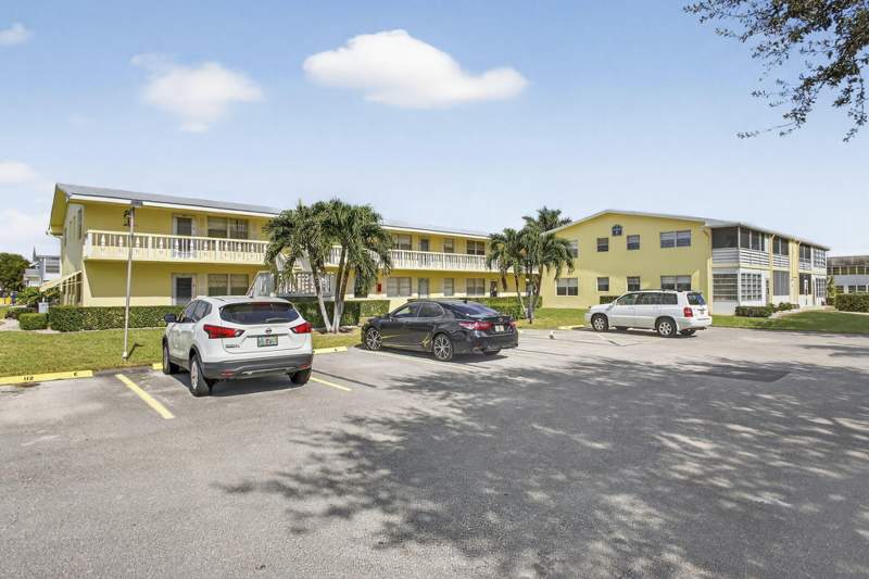 2 bedroom Condominium at 100 Sheffield, Sheffield Condos A To Q, West Palm Beach — photo 2