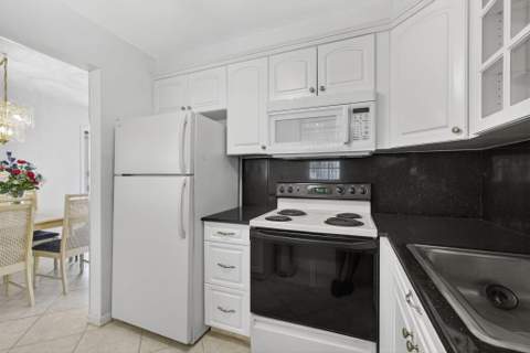 100 Sheffield, West Palm Beach FL - photo 7 of 35
