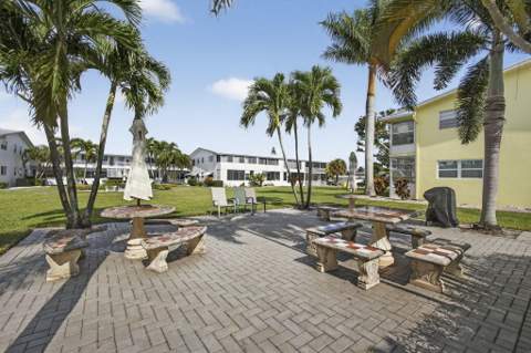100 Sheffield, West Palm Beach FL - photo 17 of 35