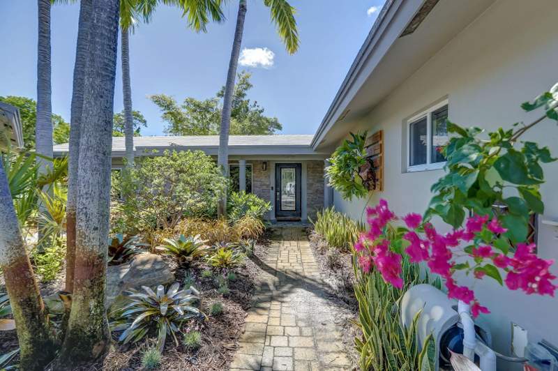 3 bedroom Single Family Residence at 1948 NE 7th Terrace, Tropical Gardens Amen Plat, Wilton Manors — photo 2