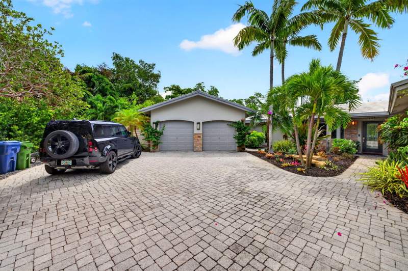 3 bedroom Single Family Residence at 1948 NE 7th Terrace, Tropical Gardens Amen Plat, Wilton Manors — photo 3