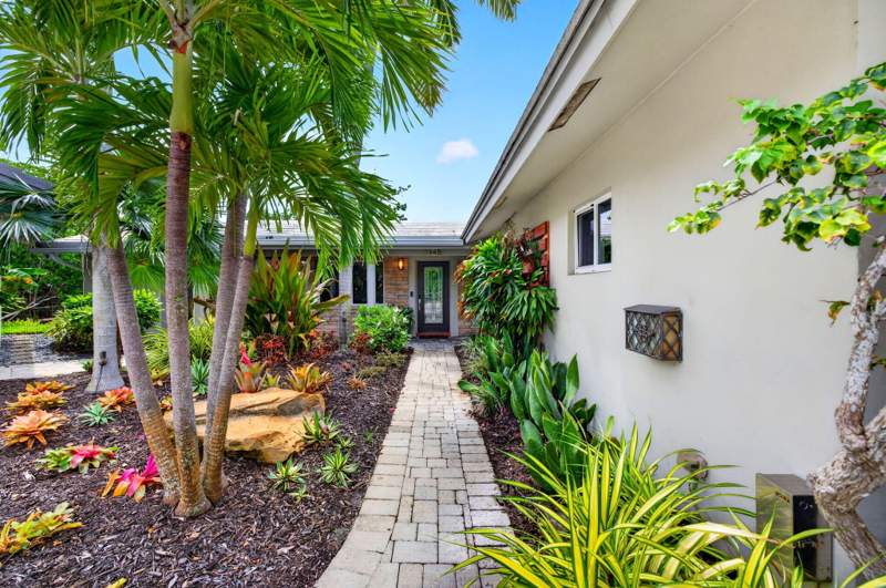 3 bedroom Single Family Residence at 1948 NE 7th Terrace, Tropical Gardens Amen Plat, Wilton Manors — photo 5
