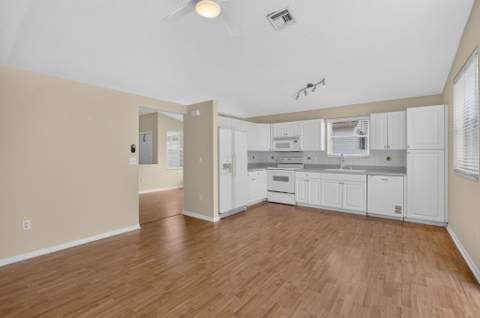 7666 Rockport Circle, Lake Worth FL - photo 7 of 64