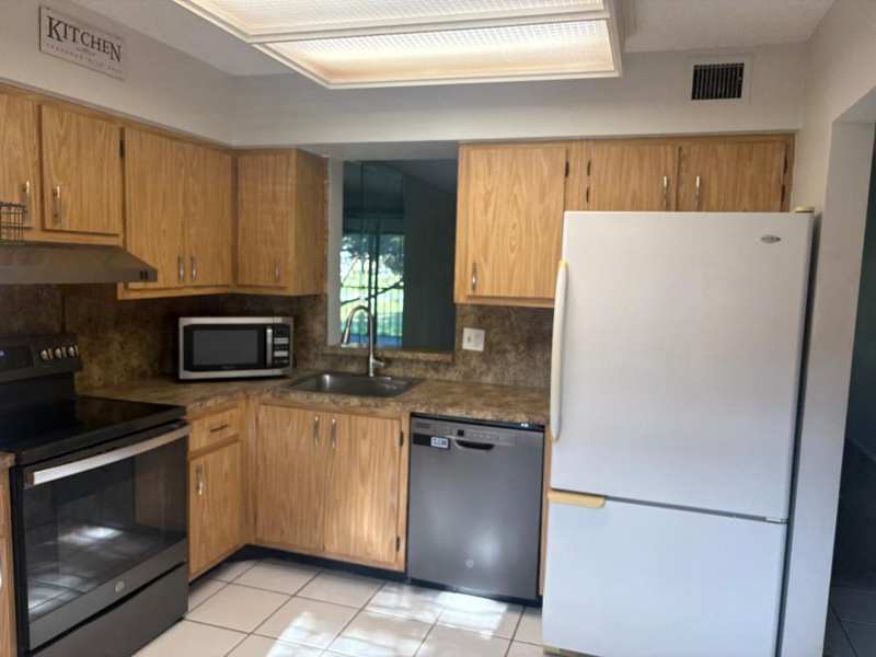 2 bedroom Condominium at 7300 Lake Cir Drive #202, Palm Lakes Condo, Margate — photo 1