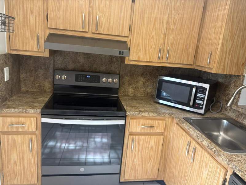 2 bedroom Condominium at 7300 Lake Cir Drive #202, Palm Lakes Condo, Margate — photo 2