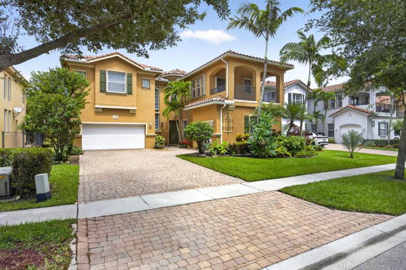 6 bedroom Single Family Residence at 742 Cresta Circle, Terracina Johnson Property, West Palm Beach — photo 2