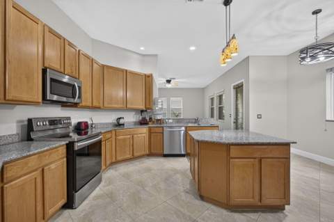 742 Cresta Circle, West Palm Beach FL - photo 12 of 75