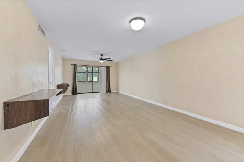 2 bedroom Condominium at 126 Sparrow Drive #22A, Charolais, Royal Palm Beach — photo 3