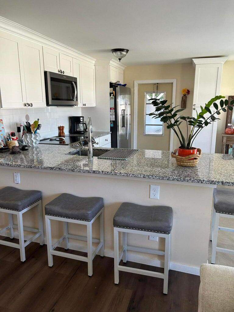 2 bedroom Mobile Home at 254 W Caribbean, Spanish Lakes, Port St. Lucie — photo 3