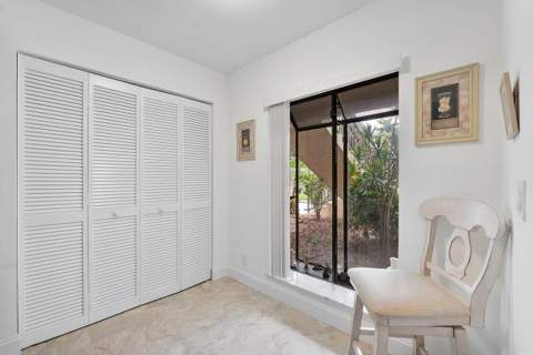 5055 Oak Hill Lane #213, Delray Beach FL - photo 11 of 44