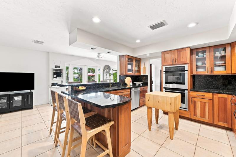 5 bedroom Single Family Residence at 3315 NE 42nd Court, Bermuda-Riviera Sub Of Galt, Fort Lauderdale — photo 5