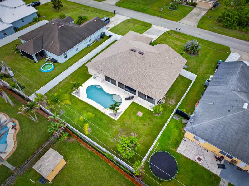 3 bedroom Single Family Residence at 1929 SW Breezeway Street, Port St Lucie Section 35, Port St. Lucie — photo 1