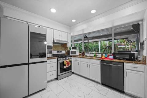 11650 NW 39th Place, Sunrise FL - photo 10 of 31