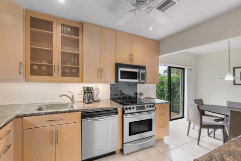 27 Stratford Lane #D, Boynton Beach FL - photo 8 of 56