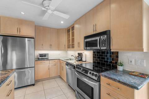 27 Stratford Lane #D, Boynton Beach FL - photo 11 of 56
