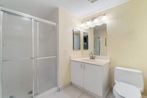 27 Stratford Lane #D, Boynton Beach FL - photo 17 of 56