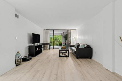 2800 N 46th Avenue #A404, Hollywood FL - photo 9 of 52