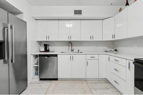 2800 N 46th Avenue #A404, Hollywood FL - photo 19 of 52