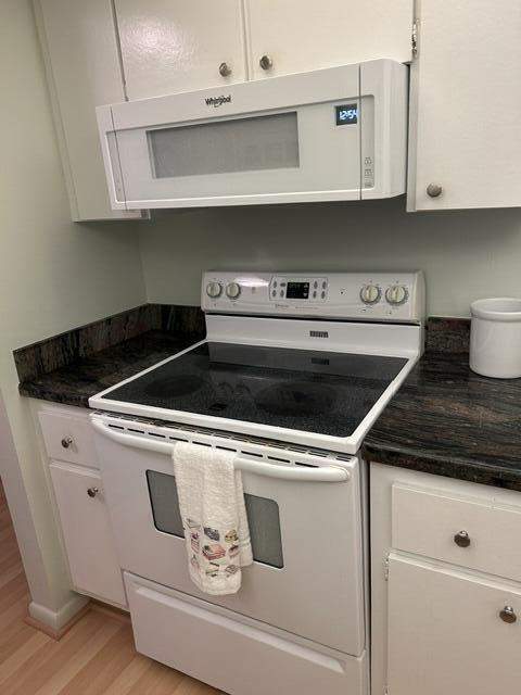 1 bedroom Condominium at 1955 SW Palm City Road #28 H, King Mountain Condo (Aka Monterey Yacht & Country, Stuart — photo 3