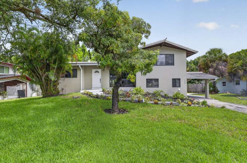 4 bedroom Single Family Residence at 1701 SW 4th Court, Gill Isles, Fort Lauderdale — photo 2