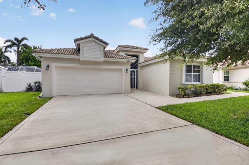 3 bedroom Single Family Residence at 1165 Sea Grape Circle, Sabal Lakes Ph 3, Delray Beach — photo 2