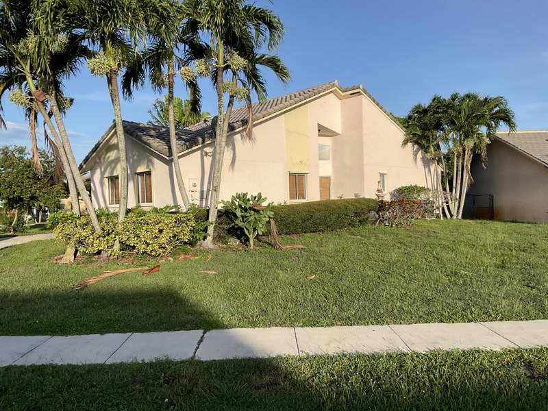 3 bedroom Single Family Residence at 6099 Farmers Place, Strawberry Lakes 1, Lake Worth — photo 4