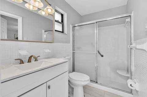 2001 N 52nd Avenue, Hollywood FL - photo 16 of 48