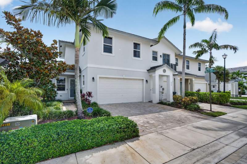 3 bedroom Townhouse at 6994 Pines Circle, First Baptist Church At, Coconut Creek — photo 4