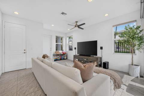 6994 Pines Circle, Coconut Creek FL - photo 9 of 63