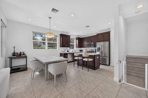 6994 Pines Circle, Coconut Creek FL - photo 11 of 63