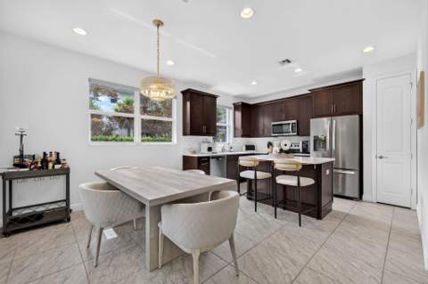 6994 Pines Circle, Coconut Creek FL - photo 12 of 63
