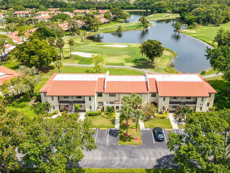 2 bedroom Condominium at 8425 Casa Del Lago #H, Fairways Of Boca Lago Condo, Boca Raton — photo 2