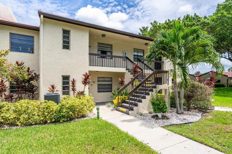 2 bedroom Condominium at 8425 Casa Del Lago #H, Fairways Of Boca Lago Condo, Boca Raton — photo 3