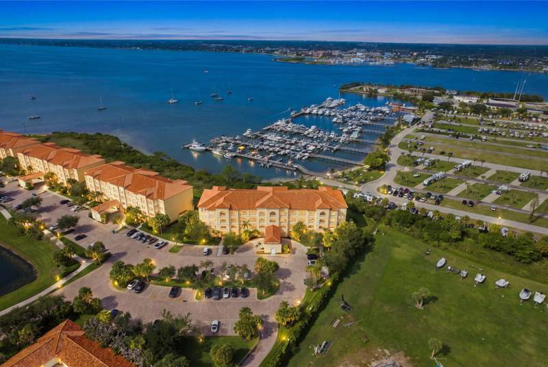 2 bedroom Condominium at 34 Harbour Isle Drive #Ph05, Harbour Isle West, Fort Pierce — photo 2
