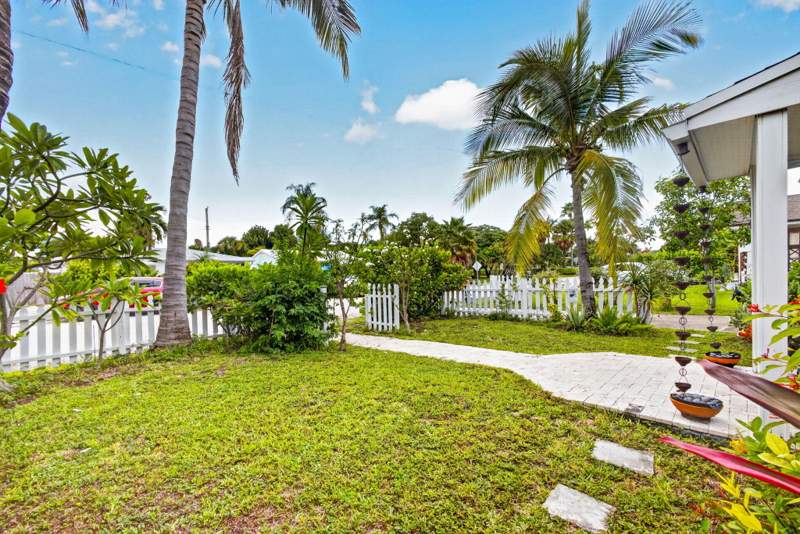 3 bedroom Single Family Residence at 216 E 24th Street, Lakeview Park At Riviera, Riviera Beach — photo 3