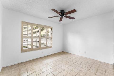 3349 Lucerne Park Drive, Greenacres FL - photo 9 of 24