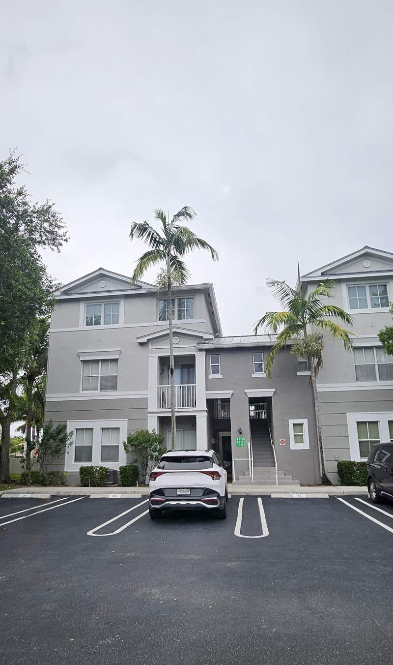 3 bedroom Condominium at 1110 E Shoma Drive #423, Shoma Courtyards At Royal Palm Beach, Royal Palm Beach — photo 3